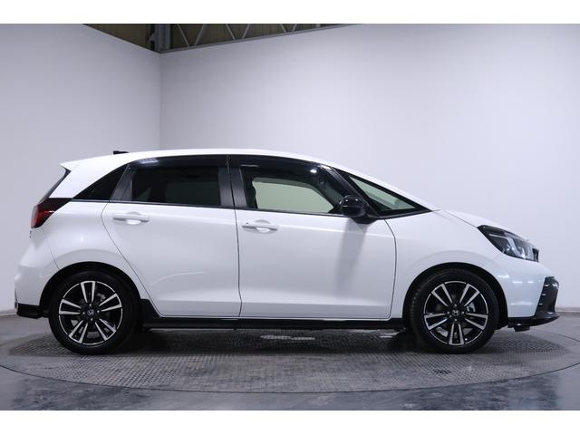 フィット ｅ：ＨＥＶＲＳ　ワンオーナー　ナビ　Ｂカメラ　ドラレコ　運転支援　エアバッグ　パワーウィンドウ　助手席エアバッグ　Ｄレコ　フルセグテレビ　ＬＥＤヘッドランプ　セキュリティアラーム　フルオートエアコン　ＥＴＣ装備　半革（28枚目）