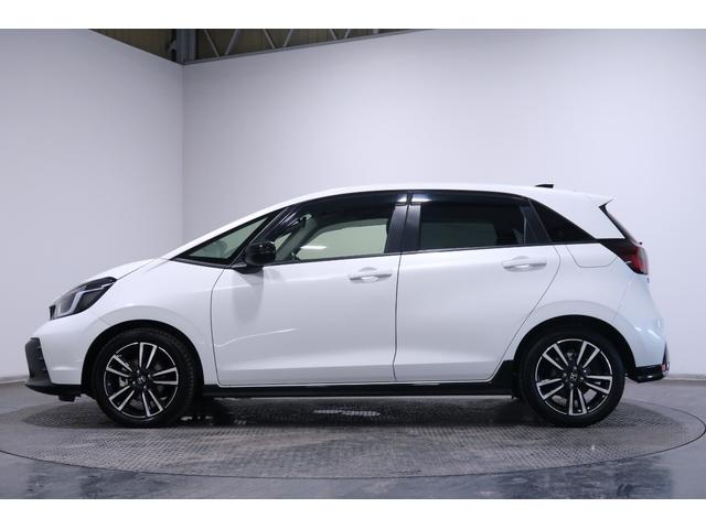 フィット ｅ：ＨＥＶＲＳ　ワンオーナー　ナビ　Ｂカメラ　ドラレコ　運転支援　エアバッグ　パワーウィンドウ　助手席エアバッグ　Ｄレコ　フルセグテレビ　ＬＥＤヘッドランプ　セキュリティアラーム　フルオートエアコン　ＥＴＣ装備　半革（29枚目）