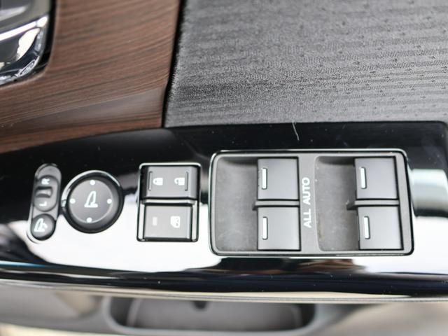 オデッセイハイブリッド ｅ：ＨＥＶアブソルート・ＥＸ　運転支援機能（ホンダセンシング）　マルチビューカメラ　ブラインドスポットインフォメーション　シートヒーター　電動シート　ＬＥＤヘッドライト　純正ナビ　Ｂｌｕｅｔｏｏｔｈ接続　ワンオーナー車　ＡＣ　ＰＳ（23枚目）