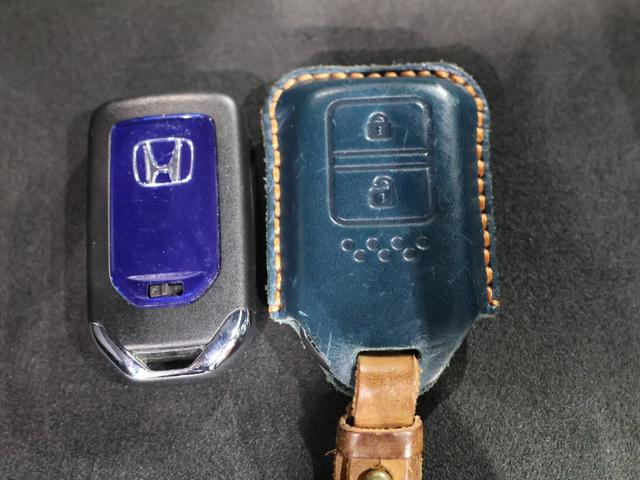 ヴェゼル ハイブリッドＲＳ・ホンダセンシング　運転支援機能　衝突軽減ブレーキ　ＥＴＣ　ＬＥＤヘッドライト　　ＬＥＤフォグライト純正７インチナビ　バックカメラ　Ｂｌｕｅｔｏｏｔｈ接続　１８インチアルミホイール　１オ－ナ－　定期点検記録簿　Ｒカメ（18枚目）