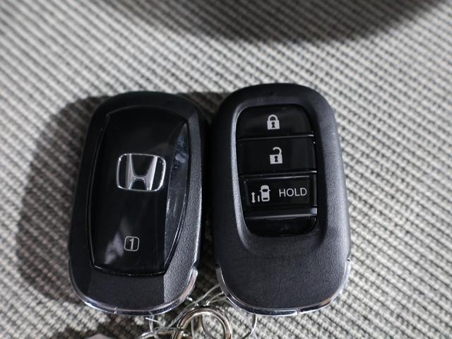 N-BOX ベースグレード 元試乗車 運転支援機能 衝突軽減ブレーキ 禁煙車 リア左側パワースライドドア 純正8インチナビ バックカメラ Bluetooth接続 ドライブレコーダー シートヒーター ETC ワンオーナー車 地デジ(20枚目)