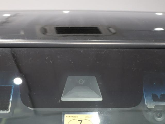 Ｎ－ＢＯＸカスタム ＥＸターボ　運転支援機能　衝突軽減ブレーキ　ＬＥＤヘッドライト　両側電動スライドドア　ＥＴＣ純正８インチナビ　バックカメラ　Ｂｌｕｅｔｏｏｔｈ接続　リア席１２．８インチモニター　ＶＳＡドライブレコーダー　地デジ（13枚目）