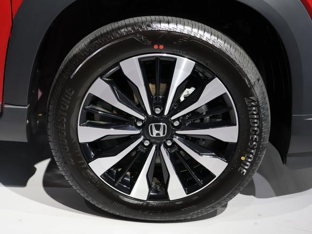 ＷＲ－Ｖ Ｚ　元試乗車　運転支援機能　衝突軽減ブレーキ　禁煙車　ＬＥＤヘッドライト　ドラレコ　　　ＥＴＣ　純正９インチナビ　バックカメラ　Ｂｌｕｅｔｏｏｔｈ接続　ホンダコネクト　障害物センサー　ソナー　盗難防止装置（18枚目）