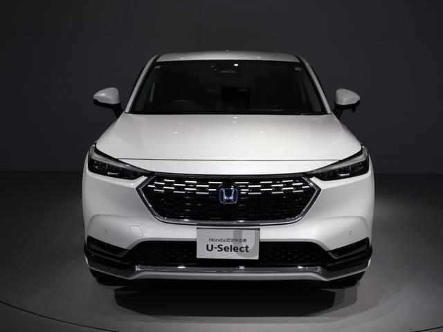 ヴェゼル ｅ：ＨＥＶＺ　禁煙車　運転支援機能　衝突軽減ブレーキ　パワーテールゲート　ＬＥＤヘッドライト　　障害物センサー　純正ナビ　バックカメラ　Ｂｌｕｅｔｏｏｔｈ接続　ミュージックラック　ＥＴＣ　先進ライト　スマキ　Ｄレコ（9枚目）