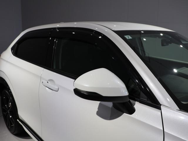 ヴェゼル ｅ：ＨＥＶＺ　禁煙車　運転支援機能　衝突軽減ブレーキ　パワーテールゲート　ＬＥＤヘッドライト　　障害物センサー　純正ナビ　バックカメラ　Ｂｌｕｅｔｏｏｔｈ接続　ミュージックラック　ＥＴＣ　先進ライト　スマキ　Ｄレコ（11枚目）