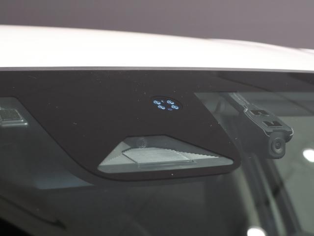 ヴェゼル ｅ：ＨＥＶＺ　禁煙車　運転支援機能　衝突軽減ブレーキ　パワーテールゲート　ＬＥＤヘッドライト　　障害物センサー　純正ナビ　バックカメラ　Ｂｌｕｅｔｏｏｔｈ接続　ミュージックラック　ＥＴＣ　先進ライト　スマキ　Ｄレコ（12枚目）
