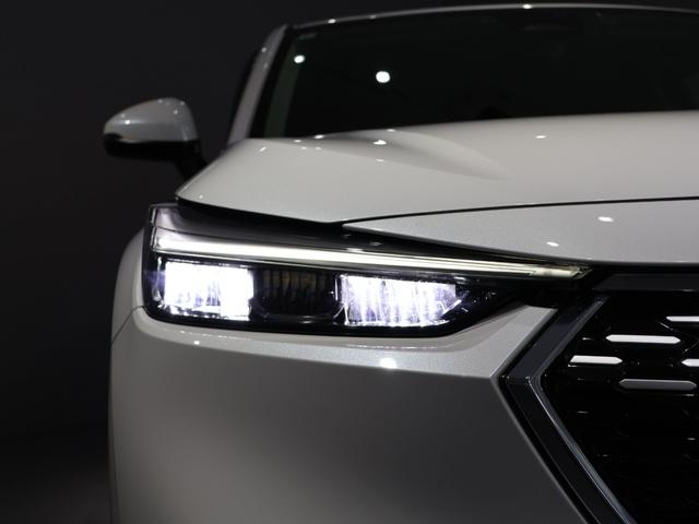 ヴェゼル ｅ：ＨＥＶＺ　禁煙車　運転支援機能　衝突軽減ブレーキ　パワーテールゲート　ＬＥＤヘッドライト　　障害物センサー　純正ナビ　バックカメラ　Ｂｌｕｅｔｏｏｔｈ接続　ミュージックラック　ＥＴＣ　先進ライト　スマキ　Ｄレコ（14枚目）