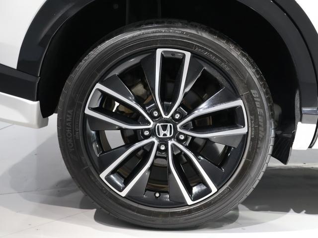 ヴェゼル ｅ：ＨＥＶＺ　禁煙車　運転支援機能　衝突軽減ブレーキ　パワーテールゲート　ＬＥＤヘッドライト　　障害物センサー　純正ナビ　バックカメラ　Ｂｌｕｅｔｏｏｔｈ接続　ミュージックラック　ＥＴＣ　先進ライト　スマキ　Ｄレコ（17枚目）