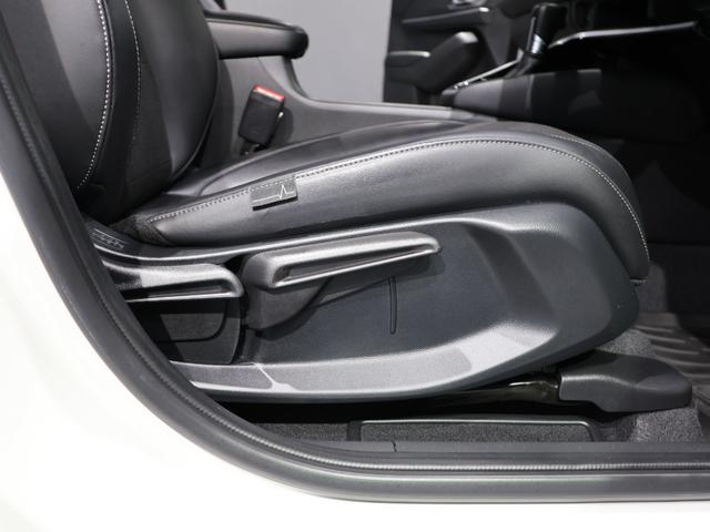 ヴェゼル ｅ：ＨＥＶＺ　禁煙車　運転支援機能　衝突軽減ブレーキ　パワーテールゲート　ＬＥＤヘッドライト　　障害物センサー　純正ナビ　バックカメラ　Ｂｌｕｅｔｏｏｔｈ接続　ミュージックラック　ＥＴＣ　先進ライト　スマキ　Ｄレコ（26枚目）