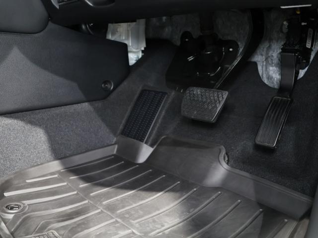 ヴェゼル ｅ：ＨＥＶＺ　禁煙車　運転支援機能　衝突軽減ブレーキ　パワーテールゲート　ＬＥＤヘッドライト　　障害物センサー　純正ナビ　バックカメラ　Ｂｌｕｅｔｏｏｔｈ接続　ミュージックラック　ＥＴＣ　先進ライト　スマキ　Ｄレコ（27枚目）