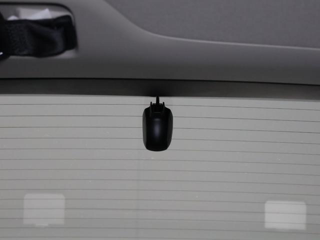 ヴェゼル ｅ：ＨＥＶＺ　禁煙車　運転支援機能　衝突軽減ブレーキ　パワーテールゲート　ＬＥＤヘッドライト　　障害物センサー　純正ナビ　バックカメラ　Ｂｌｕｅｔｏｏｔｈ接続　ミュージックラック　ＥＴＣ　先進ライト　スマキ　Ｄレコ（39枚目）