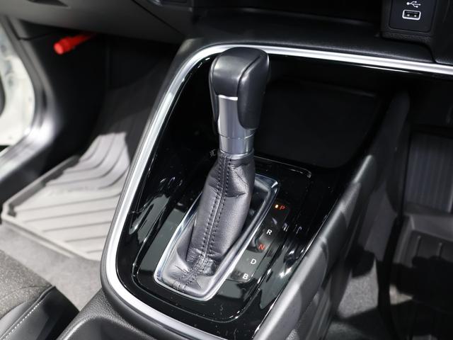 ヴェゼル ｅ：ＨＥＶＺ　禁煙車　運転支援機能　衝突軽減ブレーキ　パワーテールゲート　ＬＥＤヘッドライト　　障害物センサー　純正ナビ　バックカメラ　Ｂｌｕｅｔｏｏｔｈ接続　ミュージックラック　ＥＴＣ　先進ライト　スマキ　Ｄレコ（49枚目）