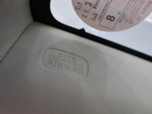 ヴェゼル ｅ：ＨＥＶＺ　禁煙車　運転支援機能　衝突軽減ブレーキ　パワーテールゲート　ＬＥＤヘッドライト　　障害物センサー　純正ナビ　バックカメラ　Ｂｌｕｅｔｏｏｔｈ接続　ミュージックラック　ＥＴＣ　先進ライト　スマキ　Ｄレコ（53枚目）