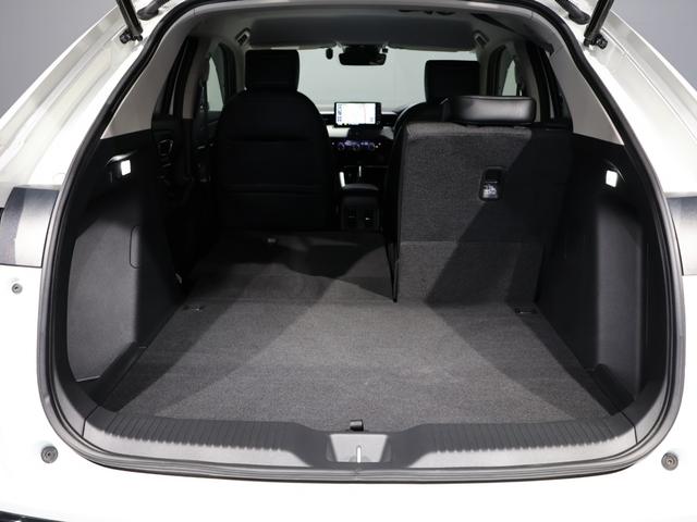 ヴェゼル ｅ：ＨＥＶＺ　禁煙車　運転支援機能　衝突軽減ブレーキ　パワーテールゲート　ＬＥＤヘッドライト　　障害物センサー　純正ナビ　バックカメラ　Ｂｌｕｅｔｏｏｔｈ接続　ミュージックラック　ＥＴＣ　先進ライト　スマキ　Ｄレコ（67枚目）