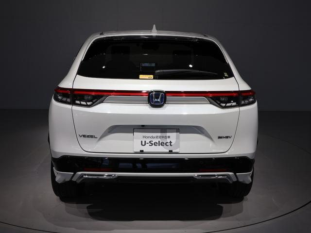 ヴェゼル ｅ：ＨＥＶＺ　禁煙車　運転支援機能　衝突軽減ブレーキ　パワーテールゲート　ＬＥＤヘッドライト　　障害物センサー　純正ナビ　バックカメラ　Ｂｌｕｅｔｏｏｔｈ接続　ミュージックラック　ＥＴＣ　先進ライト　スマキ　Ｄレコ（70枚目）