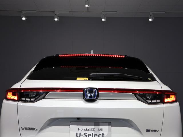 ヴェゼル ｅ：ＨＥＶＺ　禁煙車　運転支援機能　衝突軽減ブレーキ　パワーテールゲート　ＬＥＤヘッドライト　　障害物センサー　純正ナビ　バックカメラ　Ｂｌｕｅｔｏｏｔｈ接続　ミュージックラック　ＥＴＣ　先進ライト　スマキ　Ｄレコ（71枚目）