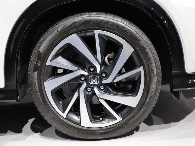 ヴェゼル ハイブリッドＲＳ・ホンダセンシング　禁煙車　運転支援機能　衝突軽減ブレーキ　ＬＥＤヘッドライト　パフォーマンスダンパー　ＥＴＣ　純正８インチナビ　バックカメラ　Ｂｌｕｅｔｏｏｔｈ接続　ドライブレコーダー　シートヒーター　サイドＳＲＳ（17枚目）