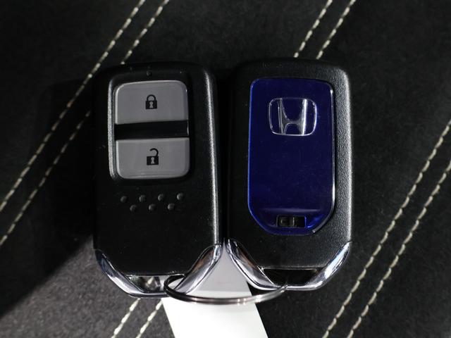 ヴェゼル ハイブリッドＲＳ・ホンダセンシング　禁煙車　運転支援機能　衝突軽減ブレーキ　ＬＥＤヘッドライト　パフォーマンスダンパー　ＥＴＣ　純正８インチナビ　バックカメラ　Ｂｌｕｅｔｏｏｔｈ接続　ドライブレコーダー　シートヒーター　サイドＳＲＳ（19枚目）