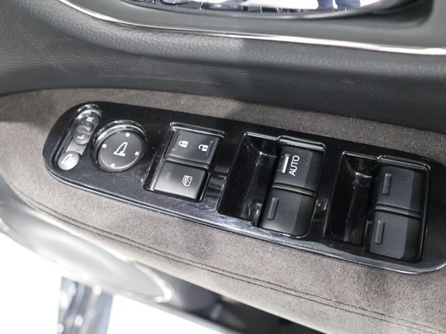 ヴェゼル ハイブリッドＲＳ・ホンダセンシング　禁煙車　運転支援機能　衝突軽減ブレーキ　ＬＥＤヘッドライト　パフォーマンスダンパー　ＥＴＣ　純正８インチナビ　バックカメラ　Ｂｌｕｅｔｏｏｔｈ接続　ドライブレコーダー　シートヒーター　サイドＳＲＳ（21枚目）