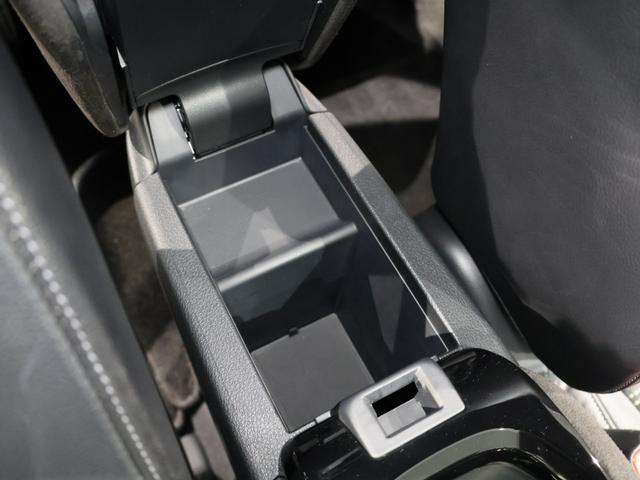 ヴェゼル ハイブリッドＲＳ・ホンダセンシング　禁煙車　運転支援機能　衝突軽減ブレーキ　ＬＥＤヘッドライト　パフォーマンスダンパー　ＥＴＣ　純正８インチナビ　バックカメラ　Ｂｌｕｅｔｏｏｔｈ接続　ドライブレコーダー　シートヒーター　サイドＳＲＳ（24枚目）