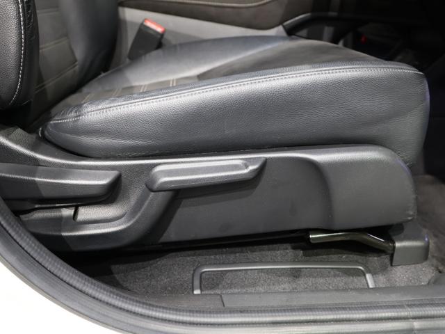 ヴェゼル ハイブリッドＲＳ・ホンダセンシング　禁煙車　運転支援機能　衝突軽減ブレーキ　ＬＥＤヘッドライト　パフォーマンスダンパー　ＥＴＣ　純正８インチナビ　バックカメラ　Ｂｌｕｅｔｏｏｔｈ接続　ドライブレコーダー　シートヒーター　サイドＳＲＳ（26枚目）