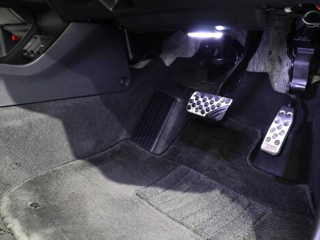 ヴェゼル ハイブリッドＲＳ・ホンダセンシング　禁煙車　運転支援機能　衝突軽減ブレーキ　ＬＥＤヘッドライト　パフォーマンスダンパー　ＥＴＣ　純正８インチナビ　バックカメラ　Ｂｌｕｅｔｏｏｔｈ接続　ドライブレコーダー　シートヒーター　サイドＳＲＳ（27枚目）