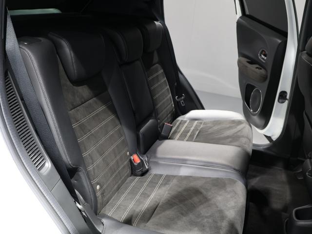 ヴェゼル ハイブリッドＲＳ・ホンダセンシング　禁煙車　運転支援機能　衝突軽減ブレーキ　ＬＥＤヘッドライト　パフォーマンスダンパー　ＥＴＣ　純正８インチナビ　バックカメラ　Ｂｌｕｅｔｏｏｔｈ接続　ドライブレコーダー　シートヒーター　サイドＳＲＳ（55枚目）
