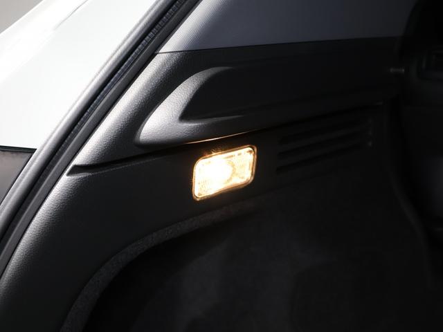 ヴェゼル ハイブリッドＲＳ・ホンダセンシング　禁煙車　運転支援機能　衝突軽減ブレーキ　ＬＥＤヘッドライト　パフォーマンスダンパー　ＥＴＣ　純正８インチナビ　バックカメラ　Ｂｌｕｅｔｏｏｔｈ接続　ドライブレコーダー　シートヒーター　サイドＳＲＳ（62枚目）