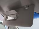 助手席側サンバイザーにもバニティーミラー付が付いています！身だしなみチェックはこれでバッチリ♪