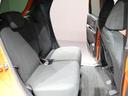 軽自動車でも足元にはゆとりがあるのでくつろげます♪