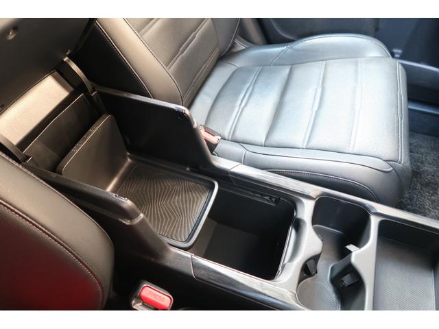 ＣＲ－Ｖハイブリッド ｅ：ＨＥＶＥＸ・ブラックエディション　認定中古車　リアカメラ付ナビ　クルーズコントロール　ドライブレコーダー　インターナビ　ハンズフリーパワーテールゲート　１８インチアルミ　パワーシート　サンルーフ　シートヒーター　ＥＴＣ　禁煙車　ＤＶＤ（30枚目）