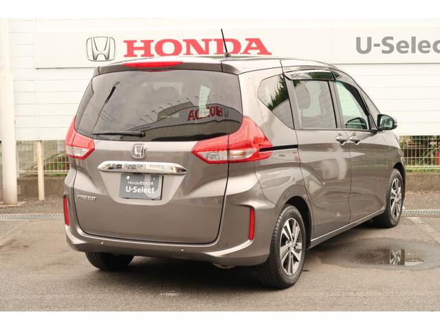 フリード Ｇ　認定中古車　リヤカメラ付インターナビ　ＥＴＣ　前後ドライブレコーダー　オートリトラミラー　シートヒーター　１５インチアルミ　ワンオーナー　禁煙車　Ａクルーズ　記録簿　３列シート　カーテンエアバック（6枚目）