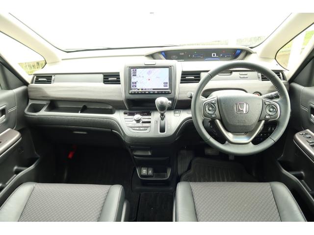 フリード Ｇ　認定中古車　リヤカメラ付インターナビ　ＥＴＣ　前後ドライブレコーダー　オートリトラミラー　シートヒーター　１５インチアルミ　ワンオーナー　禁煙車　Ａクルーズ　記録簿　３列シート　カーテンエアバック（21枚目）