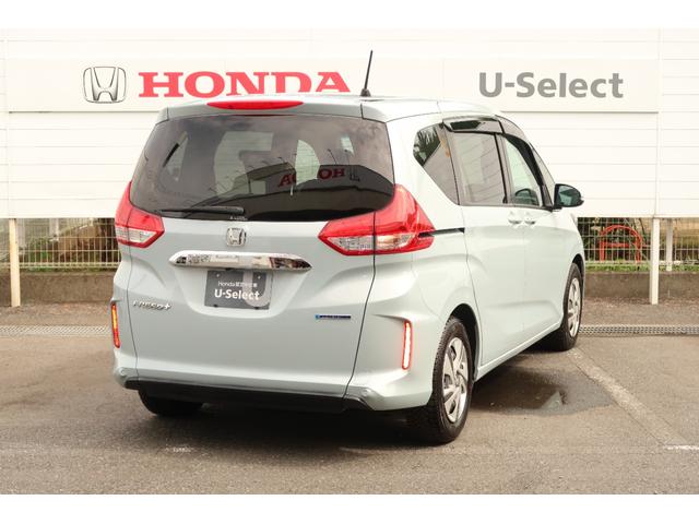 フリード＋ハイブリッド ハイブリッドＧ　認定中古車　リヤカメラ付ディスプレイオーディオ　ＥＴＣ　オートリトラミラー　シートヒーター　ワンオーナー　禁煙車　１オナ　バックモニター　オートクルーズコントロール　ＡＢＳ　ＬＥＤヘッドランプ　ＵＳＢ（6枚目）