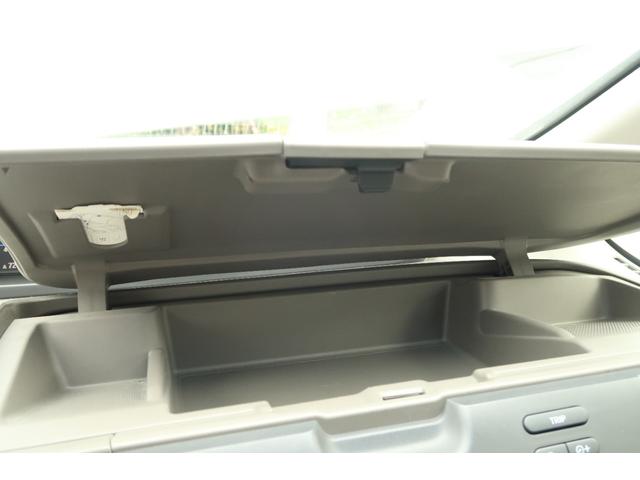 フリードハイブリッド ハイブリッド・Ｇホンダセンシング　軽減ブレーキ　キーフリーシステム　１オ－ナ－　記録簿　ＤＶＤ再生可能　ＥＣＯＮ　禁煙　後カメラ　Ａクルーズ　地デジフルセグＴＶ　ＬＥＤヘッドランプ　横滑防止　ＥＴＣ付（32枚目）