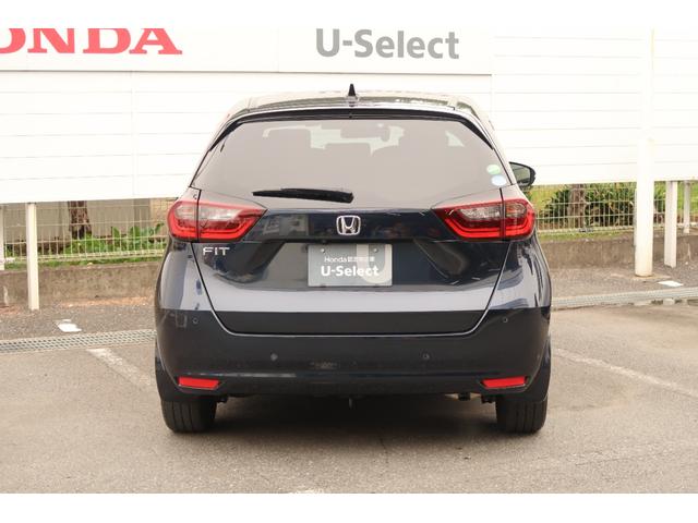 フィット ホーム　認定中古車　リヤカメラ付インターナビ　オートリトラミラー　パーキングセンサー　ワンオーナー　禁煙車　衝突軽減ブレーキ　リアカメ　ＬＥＤライト　オートライト　クリアランスソナー　フルセグＴＶ　ドラレコ（6枚目）