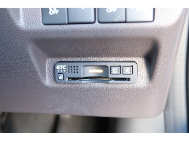 フリード Ｇ・ホンダセンシング　認定中古車　リアカメラ付インターナビ　ドライブレコーダー　シートヒーター　ＥＴＣ　オートリトラミラー　ワンオーナー　禁煙車　Ｆセグ　追突被害軽減ブレーキ　ｉストップ　Ｗエアバッグ　パワーウィンドウ（30枚目）