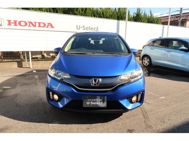 フィット １３Ｇ・Ｓパッケージ　認定中古車　リアカメラ付社外ナビ　社外ドライブレコーダー　１５インチアルミ　ＥＴＣ　ワンオーナー　禁煙車　カーテンエアバッグ　ＤＶＤ再生可　キーレス　フルセグテレビ　ナビ＆ＴＶ　オートエアコン　ＡＢＳ（7枚目）