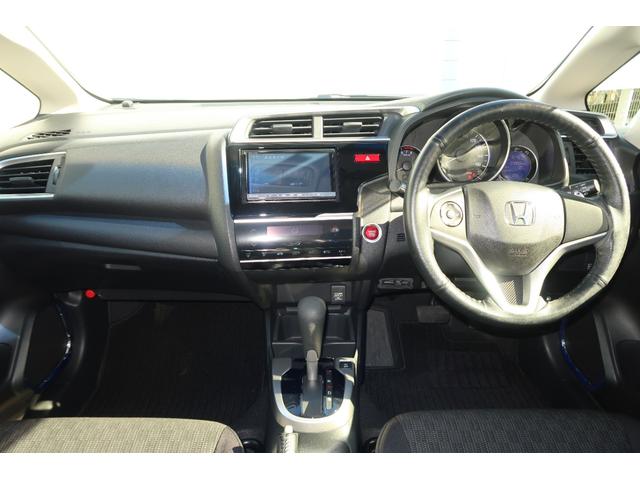 フィット １３Ｇ・Ｓパッケージ　認定中古車　リアカメラ付社外ナビ　社外ドライブレコーダー　１５インチアルミ　ＥＴＣ　ワンオーナー　禁煙車　カーテンエアバッグ　ＤＶＤ再生可　キーレス　フルセグテレビ　ナビ＆ＴＶ　オートエアコン　ＡＢＳ（20枚目）