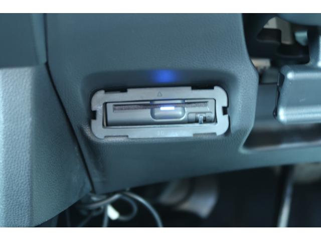 フィット １３Ｇ・Ｓパッケージ　認定中古車　リアカメラ付社外ナビ　社外ドライブレコーダー　１５インチアルミ　ＥＴＣ　ワンオーナー　禁煙車　カーテンエアバッグ　ＤＶＤ再生可　キーレス　フルセグテレビ　ナビ＆ＴＶ　オートエアコン　ＡＢＳ（27枚目）