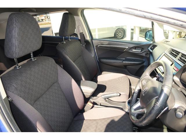 フィット １３Ｇ・Ｓパッケージ　認定中古車　リアカメラ付社外ナビ　社外ドライブレコーダー　１５インチアルミ　ＥＴＣ　ワンオーナー　禁煙車　カーテンエアバッグ　ＤＶＤ再生可　キーレス　フルセグテレビ　ナビ＆ＴＶ　オートエアコン　ＡＢＳ（32枚目）