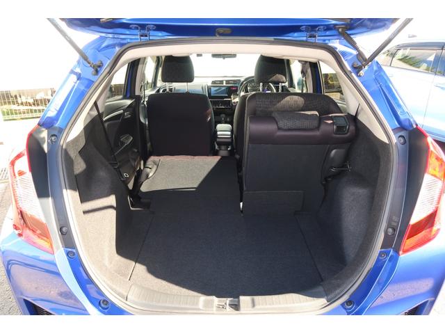 フィット １３Ｇ・Ｓパッケージ　認定中古車　リアカメラ付社外ナビ　社外ドライブレコーダー　１５インチアルミ　ＥＴＣ　ワンオーナー　禁煙車　カーテンエアバッグ　ＤＶＤ再生可　キーレス　フルセグテレビ　ナビ＆ＴＶ　オートエアコン　ＡＢＳ（36枚目）