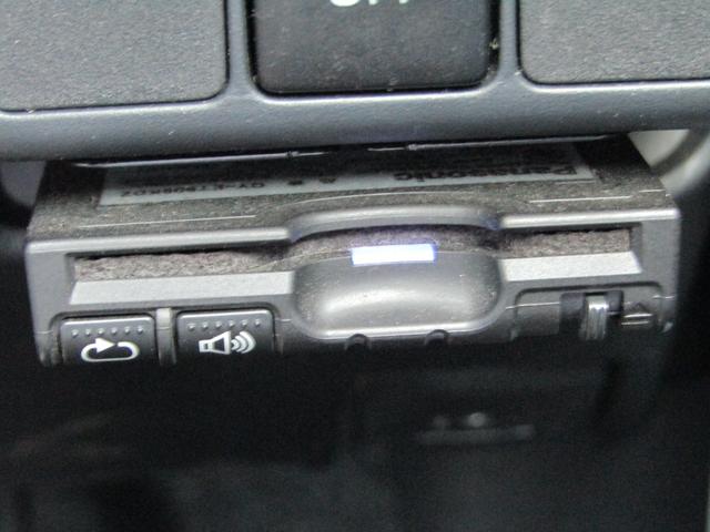 アクア Ｓ　プッシュスタート　スマートキー　ストラーダナビ　フルセグ視聴　ＥＴＣ　ＣＤ／ＤＶＤ再生　オートエアコン　オートライト　ドアバイザー　後席ＩＳＯＦＩＸ６：４可倒　電動格納ミラー（41枚目）