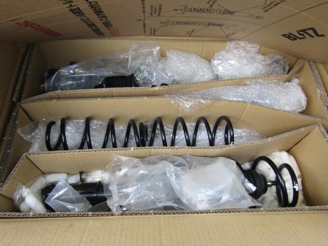 スイフトスポーツ ベースグレード 6速 マニュアル車 ターボ BLITZ車高調 ナビ フルセグTV Bluetooth対応 LEDヘッドライト プッシュスタート シートヒーター プッシュスタート(42枚目)