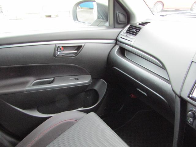 スイフトスポーツ ベースグレード 6速マニュアル車 NA1600cc HIDヘッドライト プッシュスタート 純正17インチアルミホイール モンスターシフトノブ クルコン 電格ミラー KENWOODナビ SDナビ フルセグTV視聴(26枚目)