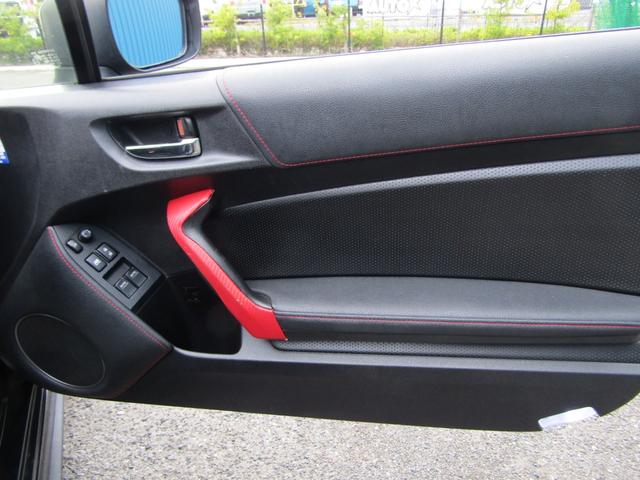 ８６ ＧＴ　６速　マニュアル　ＨＫＳ車高調　エアロ　ＲＡＹＳ　ＣＥ２８ＡＷ　トラストマフラー　ＧＴウィング　Ｂｌｕｅｔｏｏｔｈ対応　ストラーダナビ　ＥＴＣ　フルセグ　スマートキー（25枚目）
