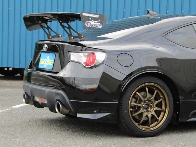 ８６ ＧＴ　６速　マニュアル　ＨＫＳ車高調　エアロ　ＲＡＹＳ　ＣＥ２８ＡＷ　トラストマフラー　ＧＴウィング　Ｂｌｕｅｔｏｏｔｈ対応　ストラーダナビ　ＥＴＣ　フルセグ　スマートキー（48枚目）