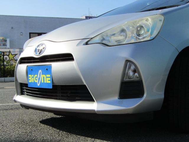 アクア Ｌ　ユーザー買取車　社外アルミ　ＥＴＣ　オートエアコン　キーレスキー　前席パワーウインドウ　後席ＩＳＯＦＩＸシート　電動格納ミラー　５人乗り（12枚目）