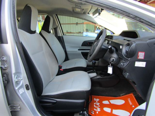 アクア Ｌ　ユーザー買取車　社外アルミ　ＥＴＣ　オートエアコン　キーレスキー　前席パワーウインドウ　後席ＩＳＯＦＩＸシート　電動格納ミラー　５人乗り（19枚目）