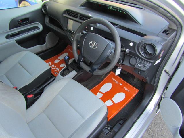 アクア Ｌ　ユーザー買取車　社外アルミ　ＥＴＣ　オートエアコン　キーレスキー　前席パワーウインドウ　後席ＩＳＯＦＩＸシート　電動格納ミラー　５人乗り（20枚目）